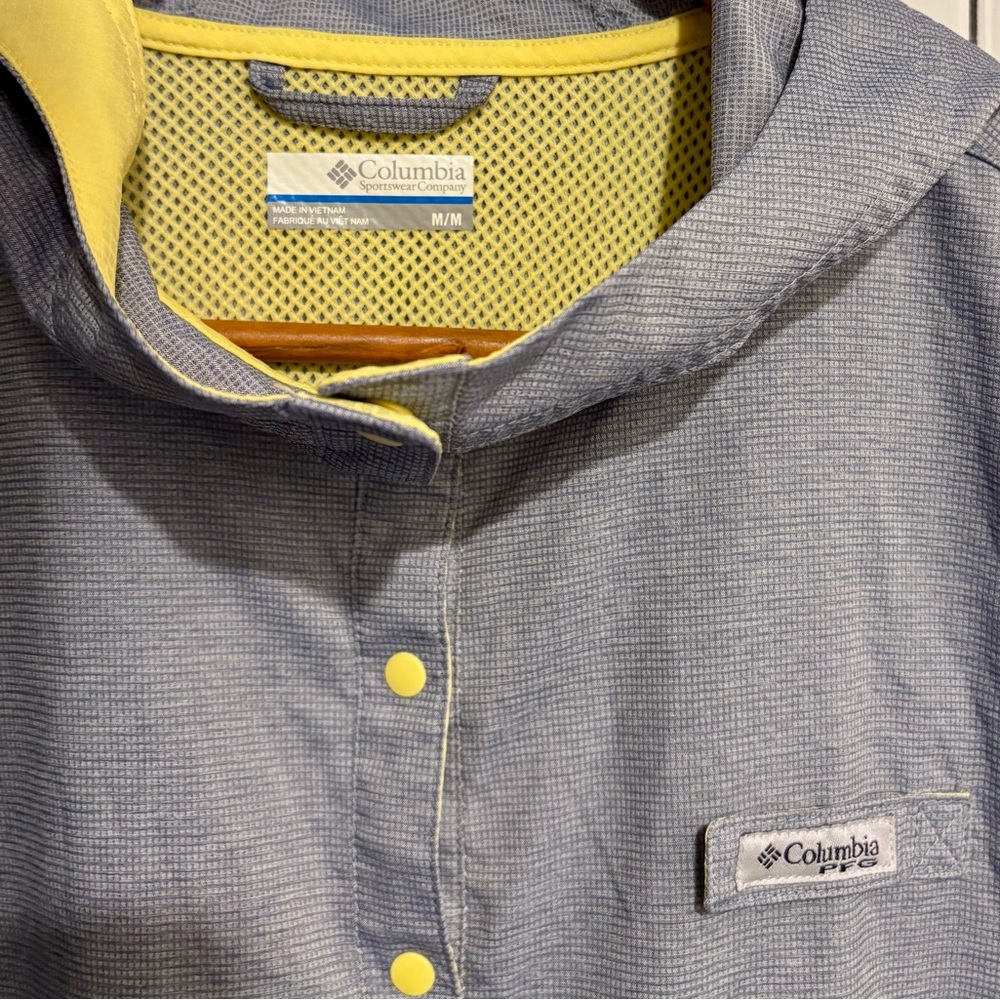 Columbia lightweight hooded Jacket M - Picture 2 of 3